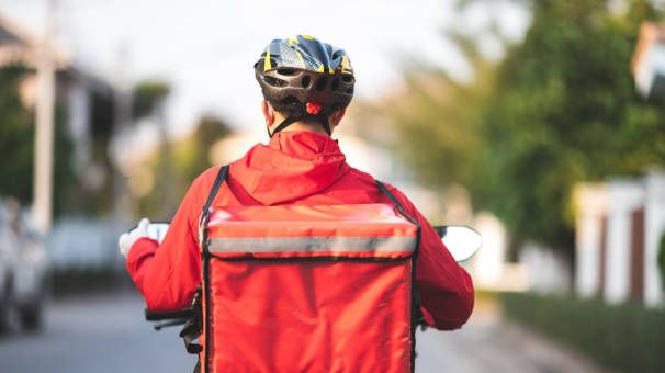 Un trabajador de repartos fue asaltado a punta de pistola