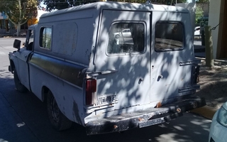 Hizo una obra de caridad prestando una camioneta y no se la devolvieron más