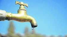 Vecinos de Chimbas sin agua durante horas y sin respuesta de OSSE