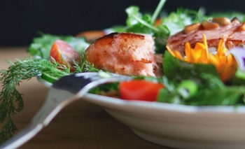 Los 10 alimentos recomendados por expertos para combatir el cansancio