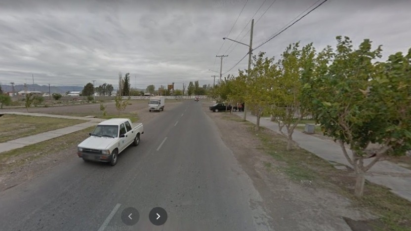 A plena luz del día, le pegó a un hombre e intentó robarle la mochila en Chimbas 