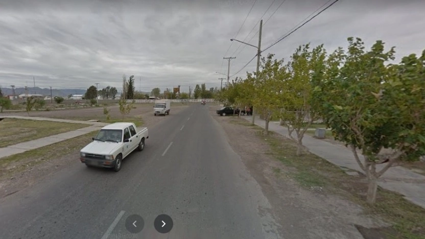 A plena luz del día, le pegó a un hombre e intentó robarle la mochila en Chimbas 