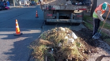 Con un operativo de limpieza sacaron más de 80 toneladas de basura de las calles céntricas