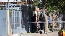 Una mujer fue encontrada con indicios de haber sido asesinada en su casa