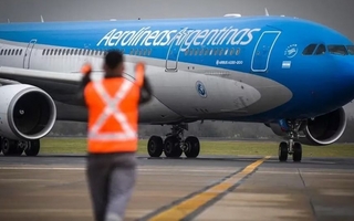 Paro de controladores aéreos afecta vuelos en todo el país