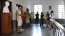 Tristeza e incertidumbre, las sensaciones tras el cierre del Instituto Saint Thomas