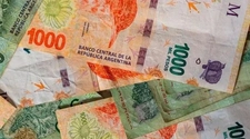 Sacarán de circulación varios billetes falsos de $500 y $1.000