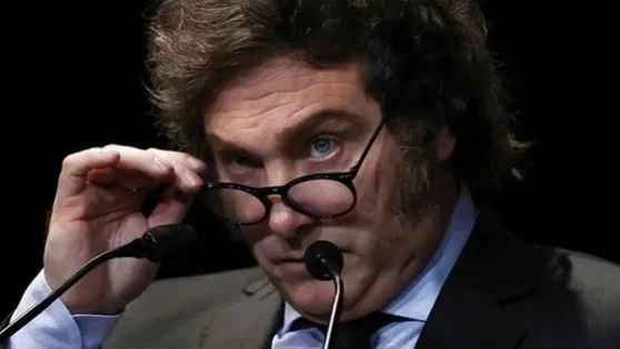 Tras la condena a CFK, Milei ordenó el cierre de Vialidad Nacional