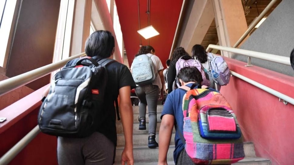 La vuelta a clases reactivó el debate por presencialidad laboral y home office