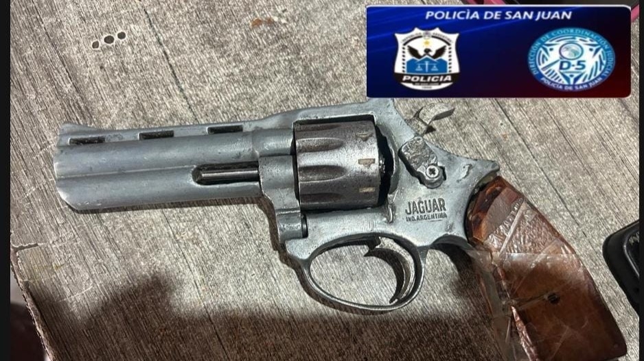 Cayó uno de los autores del violento robo a un remisero y secuestraron un arma de fuego