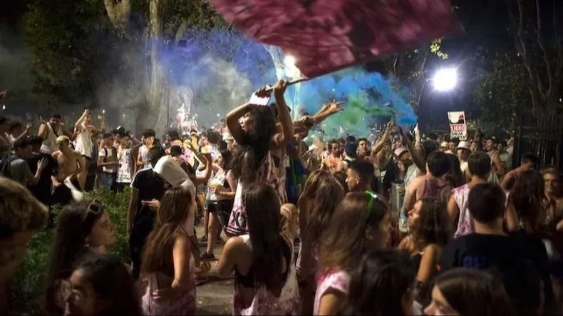 La fiesta de 400 estudiantes terminó cancelada por la policía