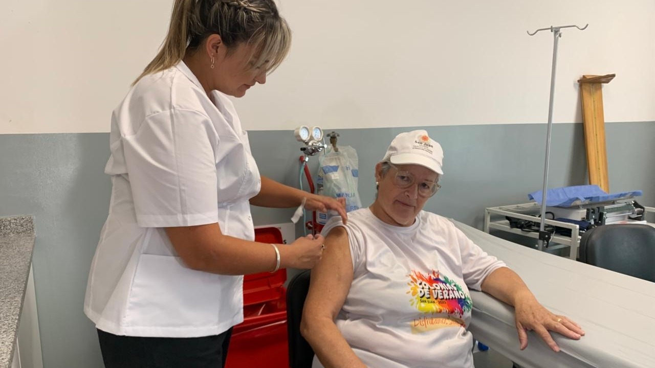 Con 35.000 dosis, San Juan lanzó la campaña de vacunación antigripal