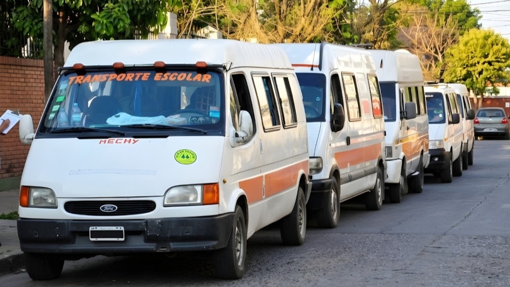 Publicaron la lista oficial de transportes escolares habilitados en San Juan