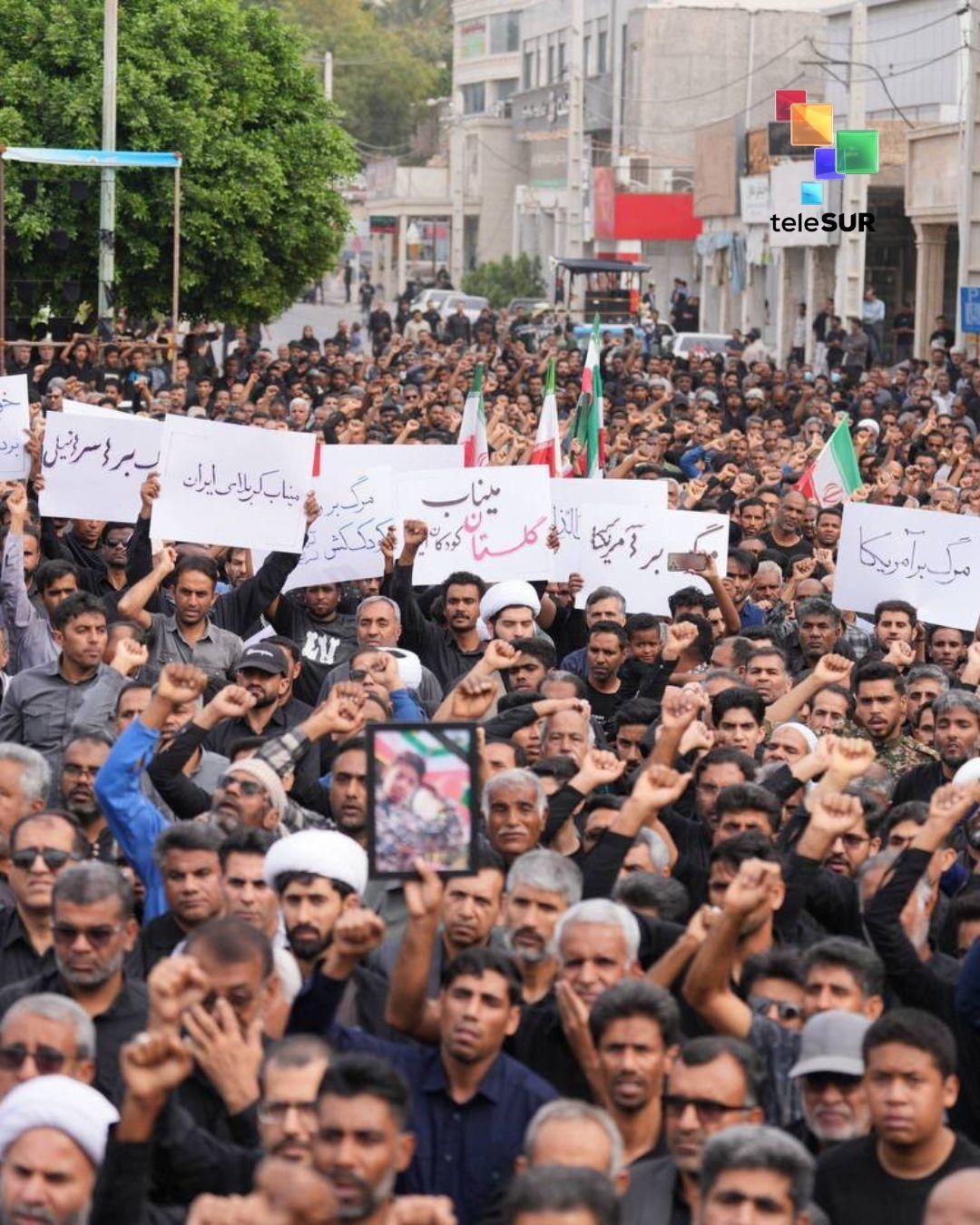 Miles de personas se manifestaron por el alma de su líder espiritual.