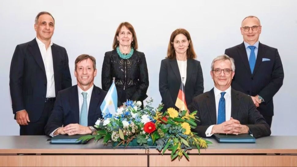 Argentina firmó su primer contrato para exportar gas por barco a Europa