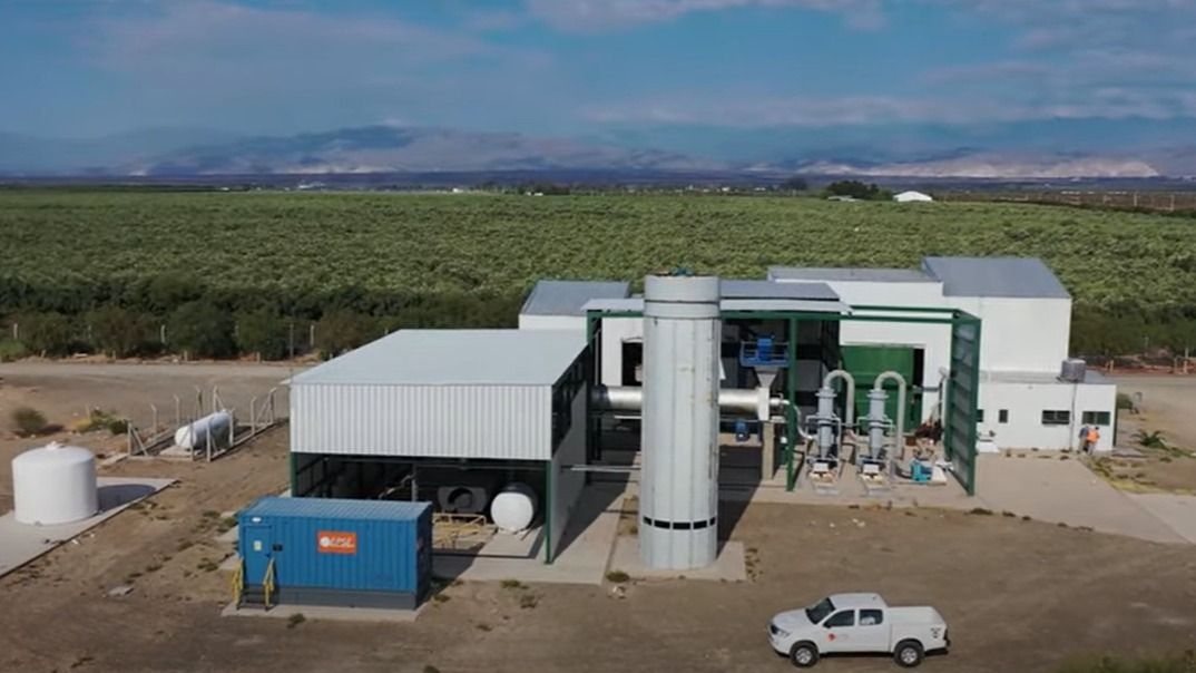 El intendente de Sarmiento confirmó la firma del contrato por la planta Versu