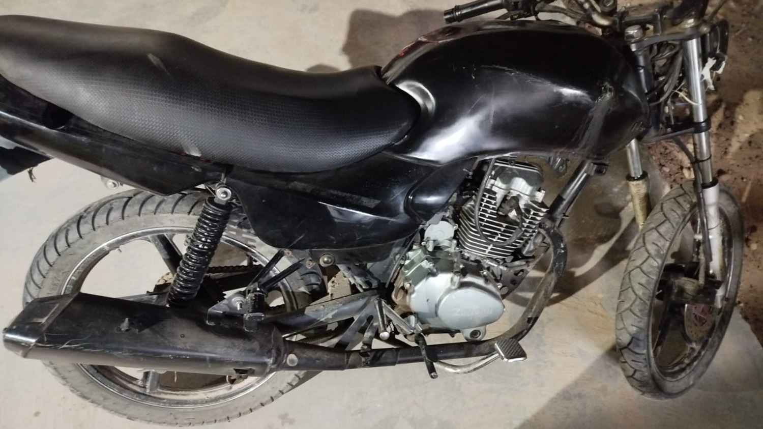 Quisieron robar en Rawson, huyeron en una moto con pedido de secuestro y fueron detenidos