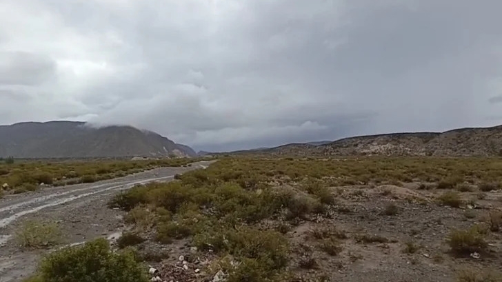 Intensas lluvias en Los Berros: recomiendan extrema precaución por la bajada de creciente