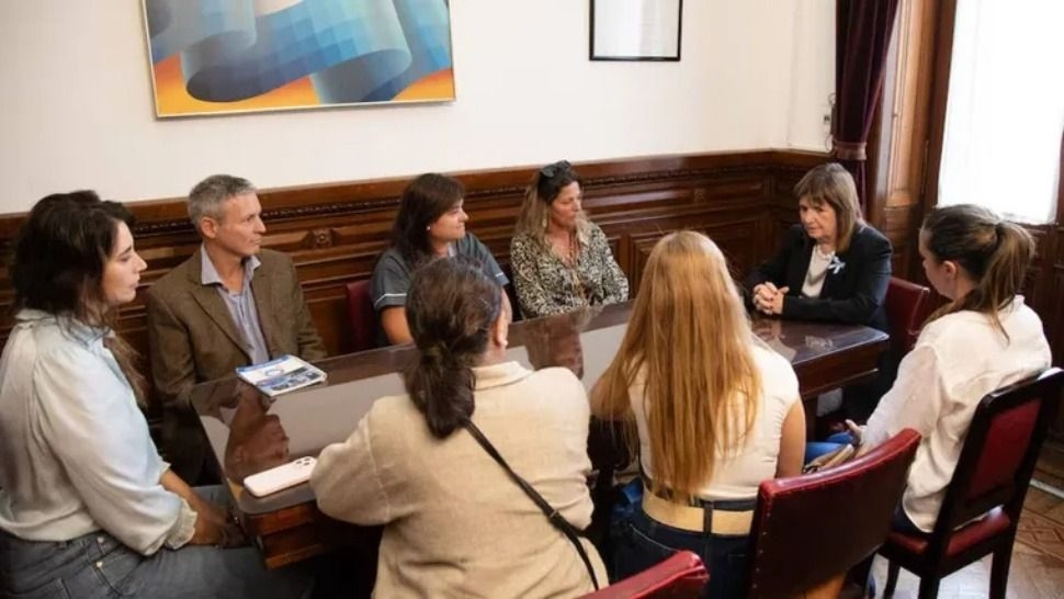 Bullrich se reunió con la familia del último argentino preso en Venezuela