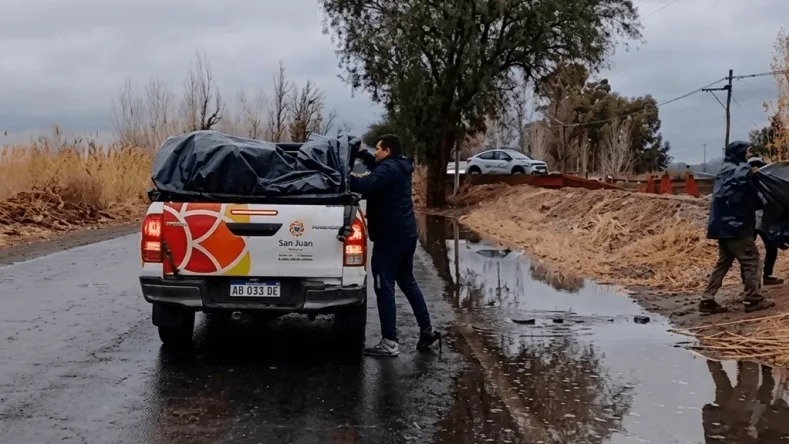 Sarmiento: evacuaron a 10 familias por el temporal del fin de semana