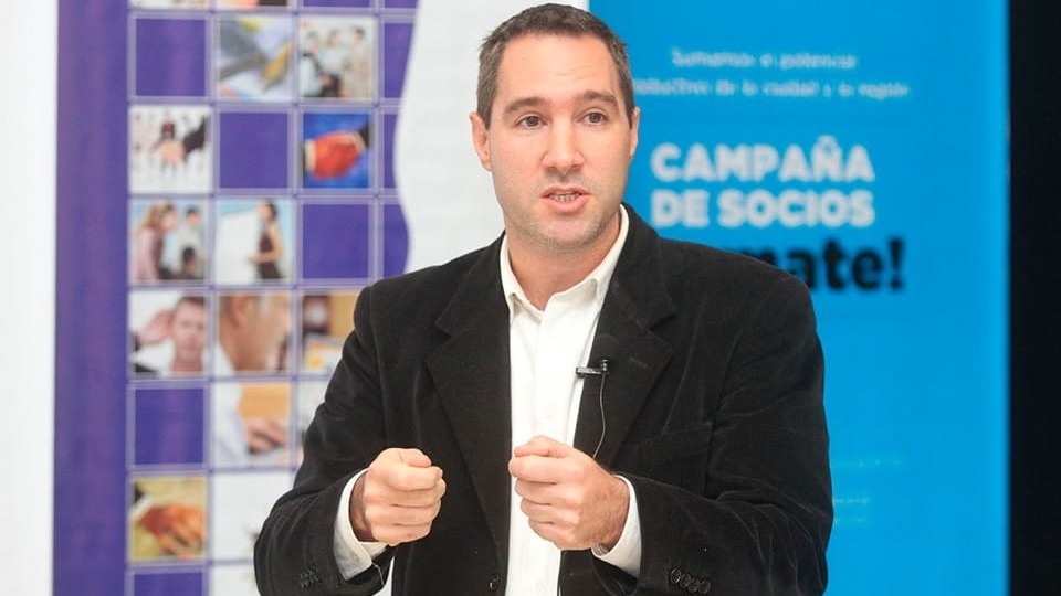 El economista Damián Di Pace llega a San Juan para hablar sobre las Pymes