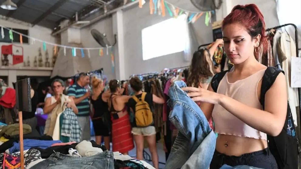 Feria solidaria de Cáritas: habrá ropa, calzado y bazar a precios accesibles