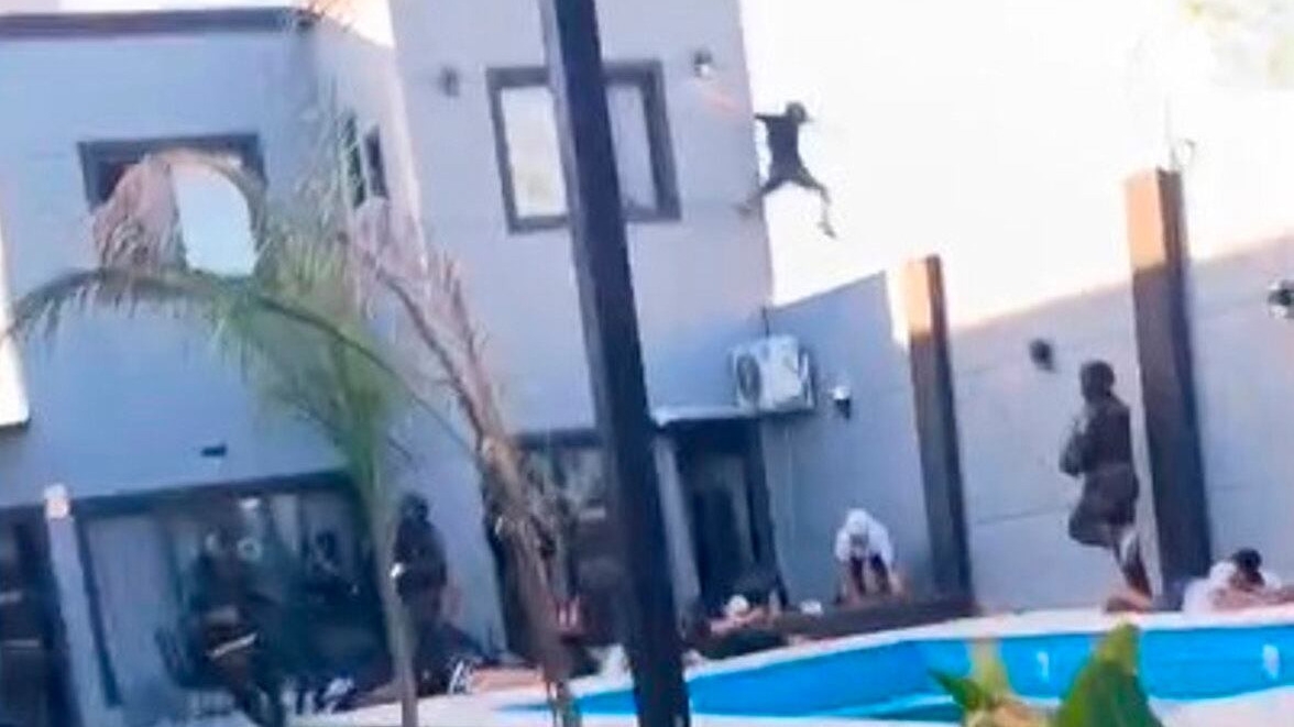 Tiroteo en una pool party: la Policía allanó una quinta y mató a un delincuente que los enfrentó a tiros