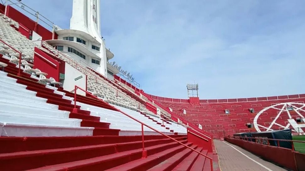 Finalmente, Huracán recibirá a River con aforo reducido en el Ducó