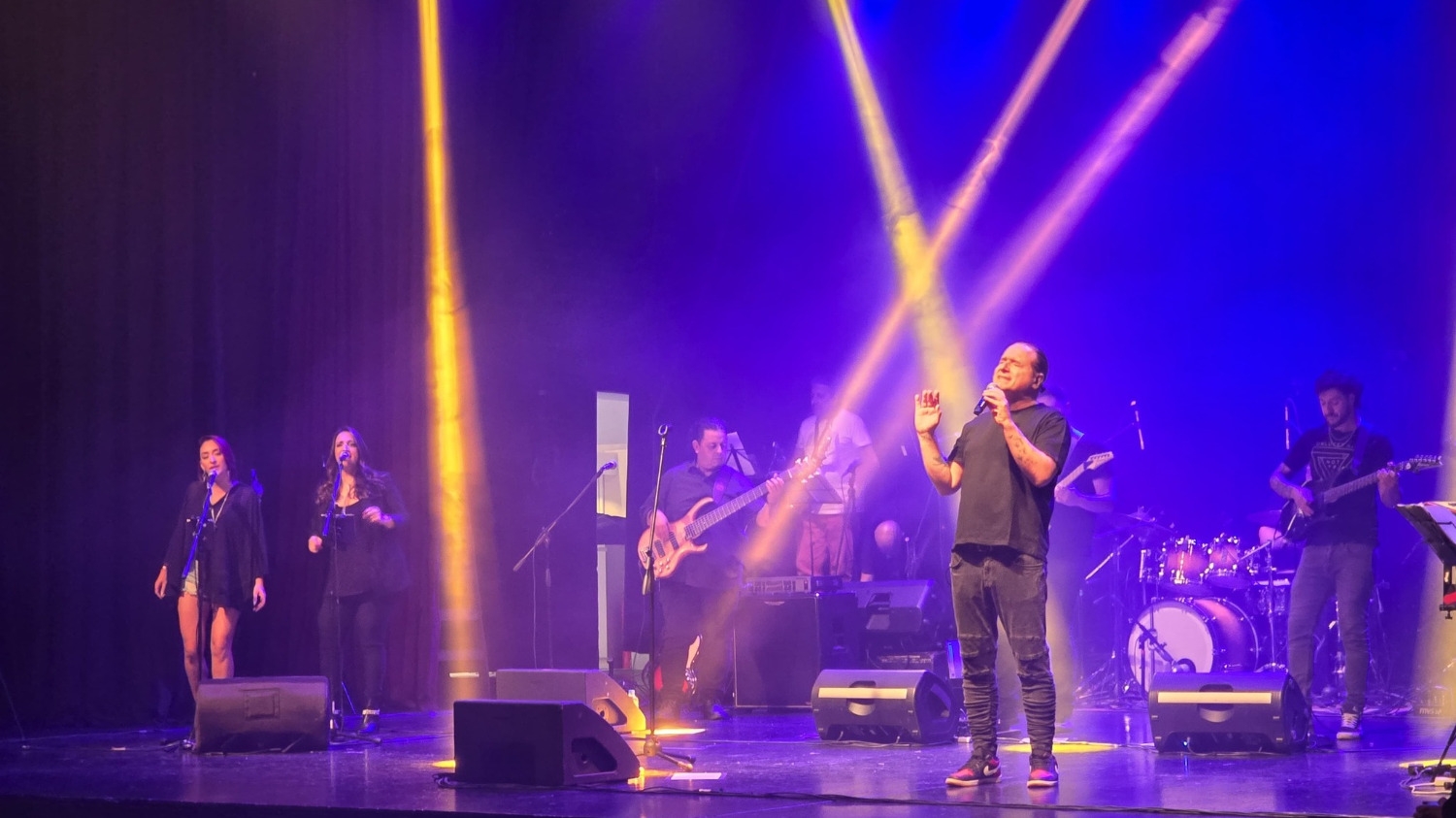 La música de Phil Collins y Génesis sonará en el Teatro Municipal