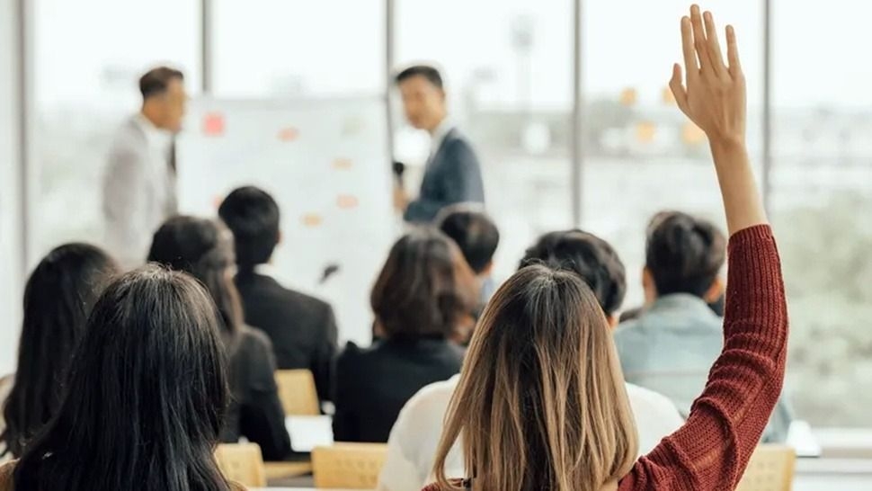 Ofrecen 4.000 becas online para capacitarse gratis en IA