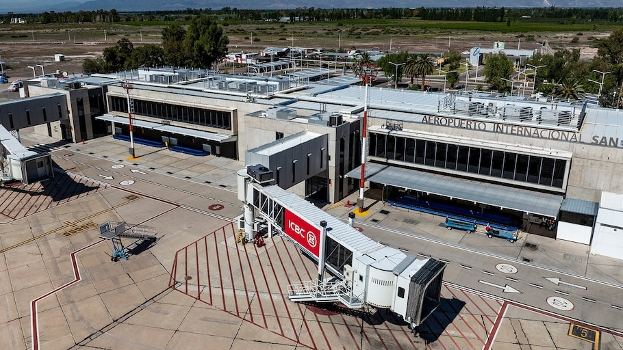 ATE anunció un paro que afectará los vuelos en todo el país durante el fin de semana largo