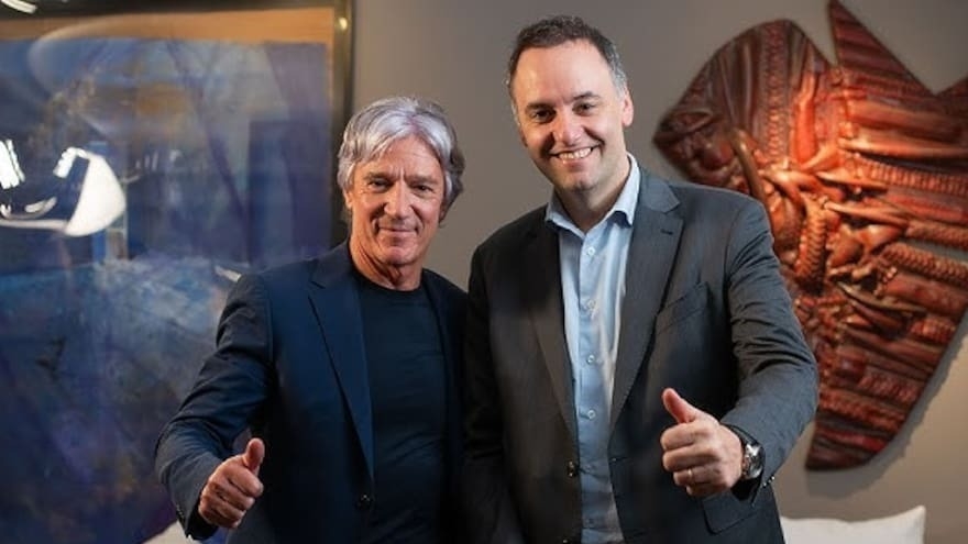 Quién es Marcelo Grandio, el conductor de TV Pública que viajó a Uruguay con Adorni