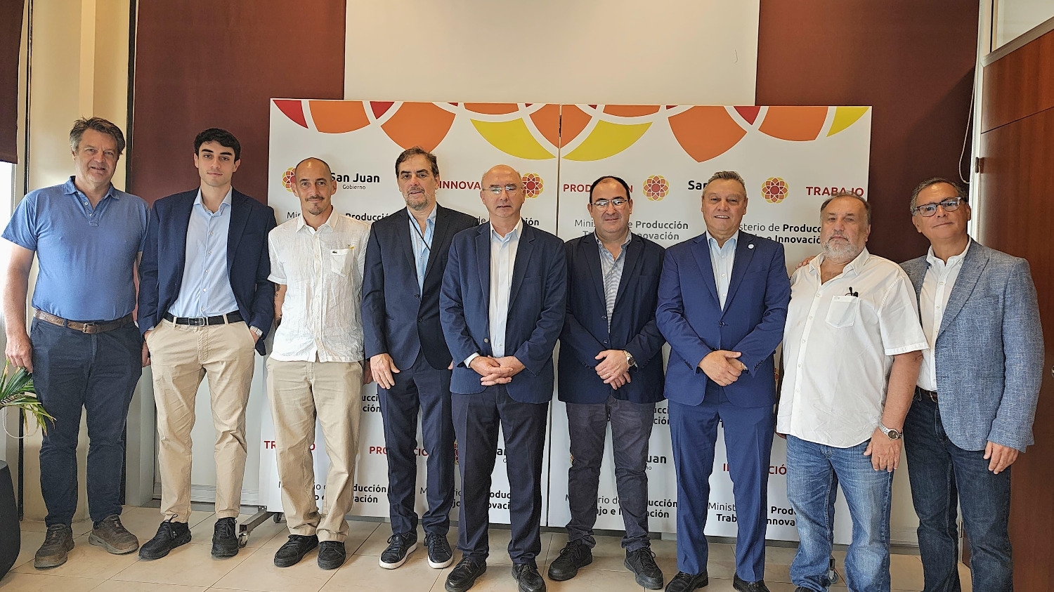 Empresarios de Berazategui avanzan para invertir en servicios mineros en la provincia