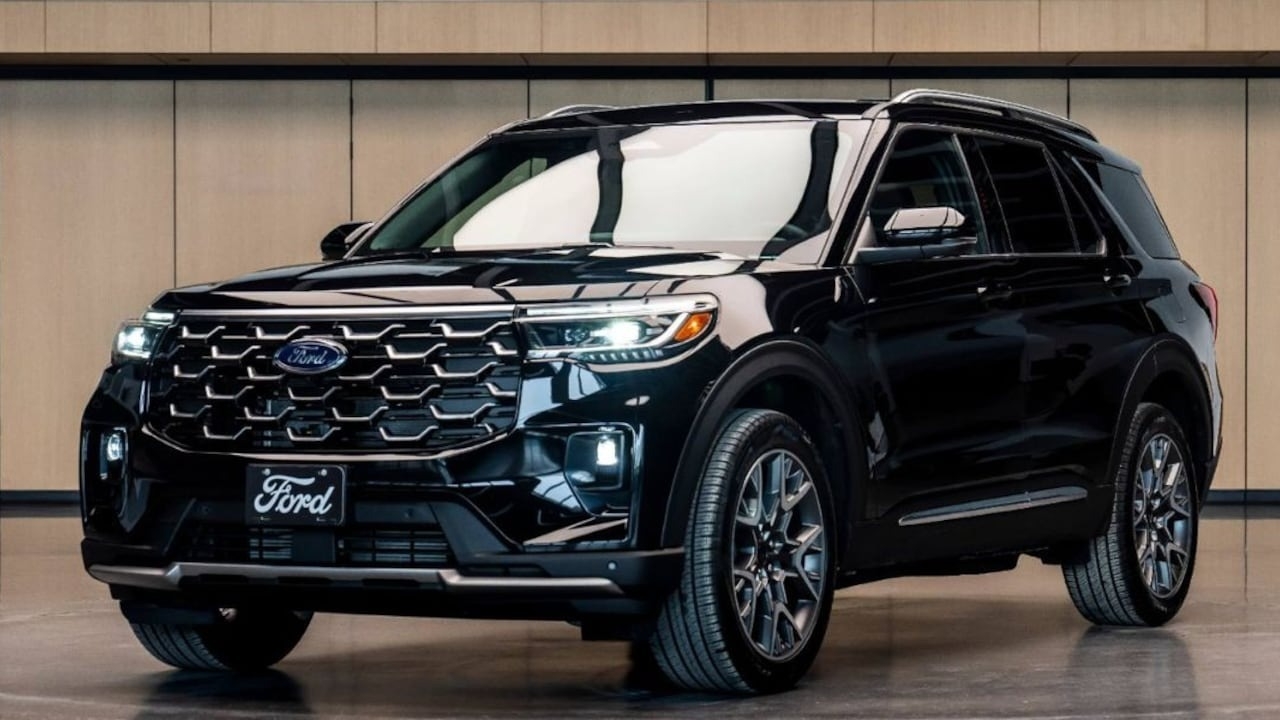 ¿Cómo es el Ford prohibido en Europa que ahora conduce el Papa León XIV?