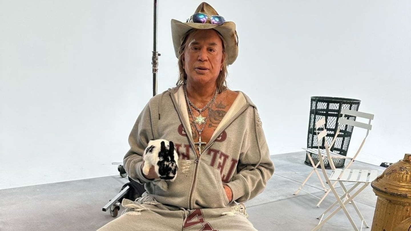 "La casa tenía ratas": Mickey Rourke rompió el silencio tras el desalojo