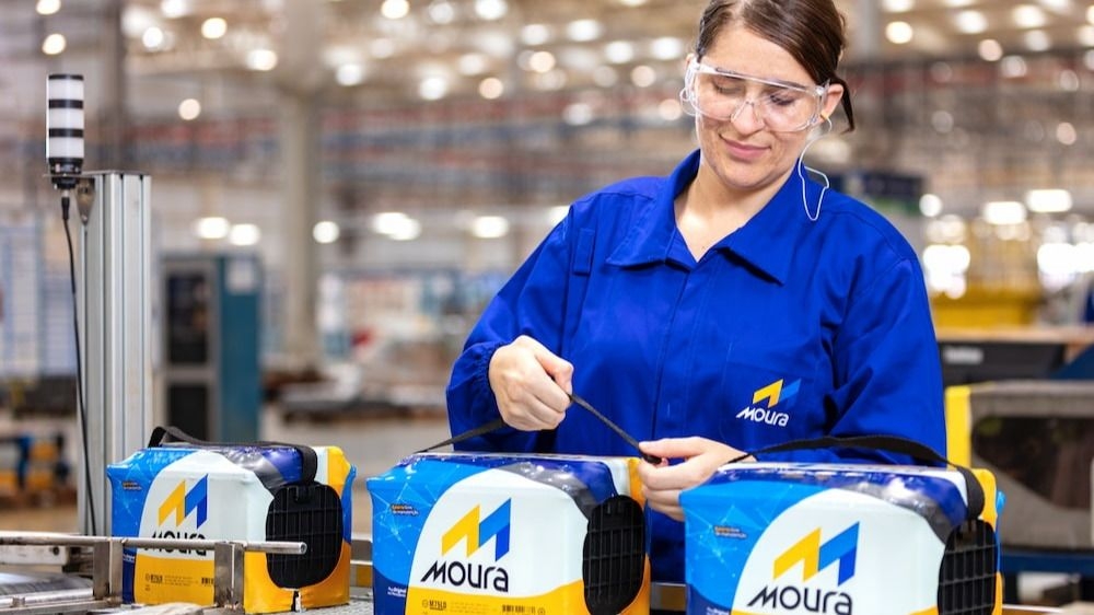  Ajuste sin fin: Moura cierra dos líneas de producción de baterías para camiones
