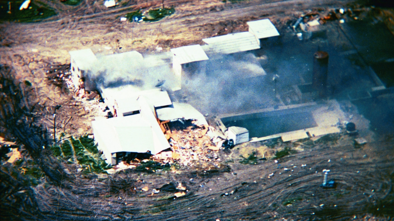 La masacre de Waco: el asedio que terminó con 82 miembros de una secta muertos