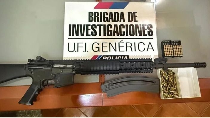 Se descubrió un arsenal dentro de una ferretería en pleno centro