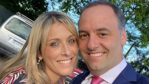 Adorni dijo que "fue un error y no un delito" el viaje de su esposa en avión presidencial 