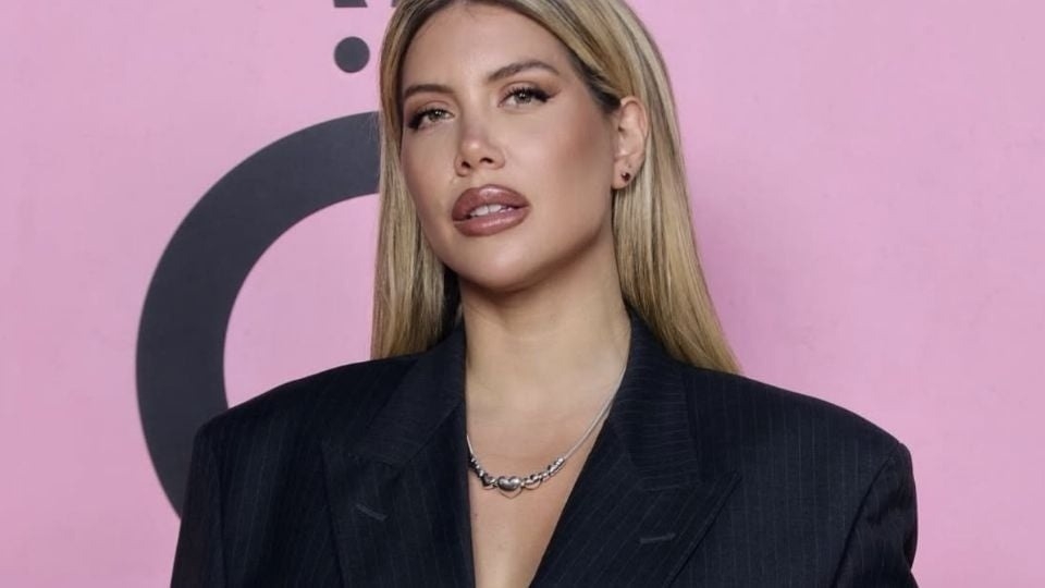 Precio y detalles de la lujosa valija rosa de Wanda Nara