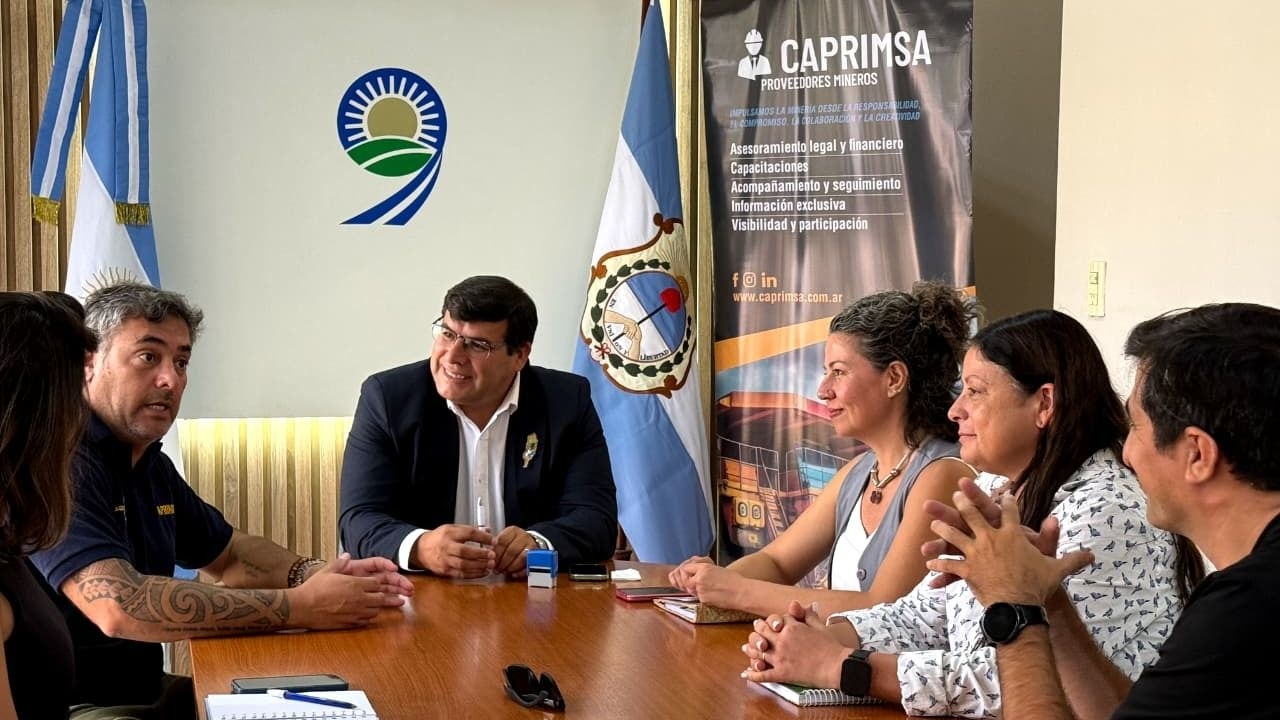9 de Julio firmó un convenio con Caprimsa para generar oportunidades mineras 