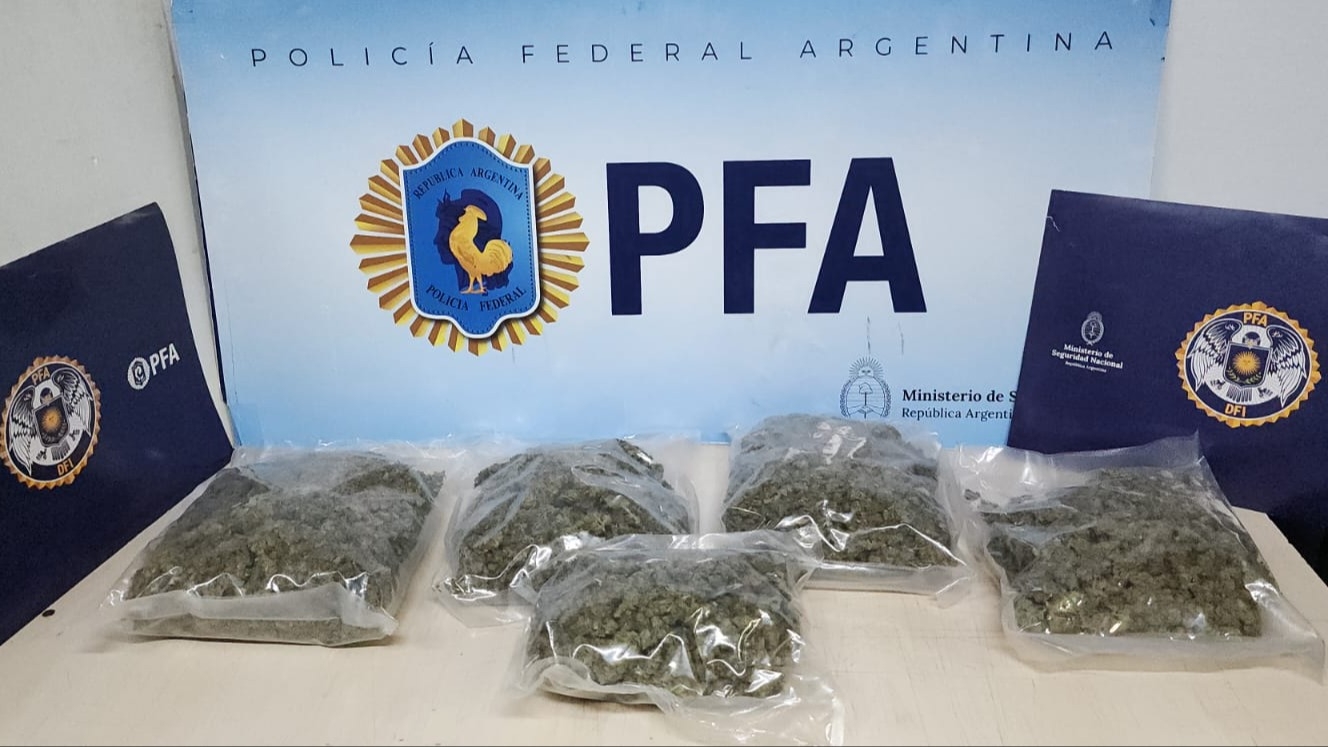 Cayeron con 1,5 kilos de marihuana tras retirar una encomienda 