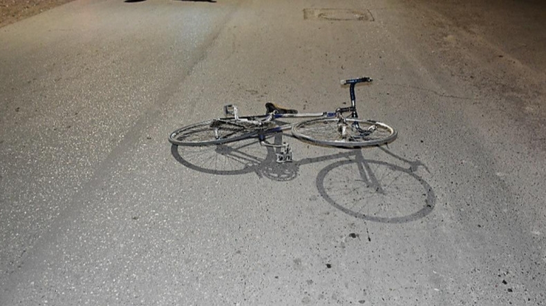 Un anciano de 77 años murió tras ser embestido por un auto mientras circulaba en bicicleta