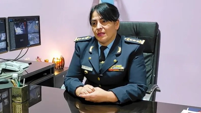 Se retira Cintia Álamo, la primera mujer subjefa, tras 30 años de servicio