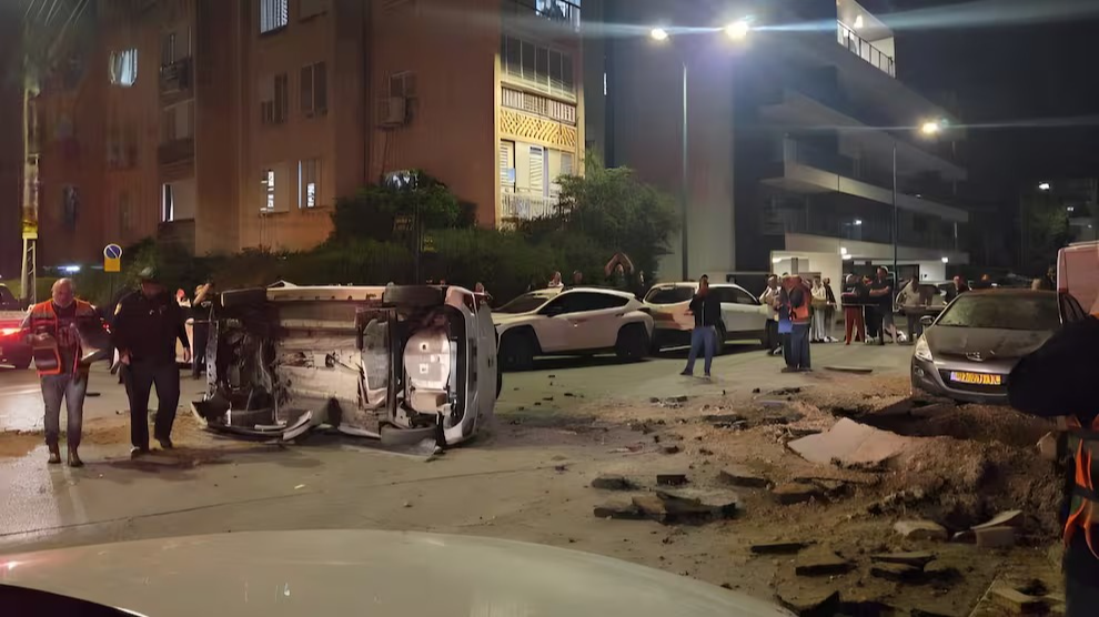 Irán lanzó misiles hacia Israel y dejó dos muertos cerca de Tel Aviv