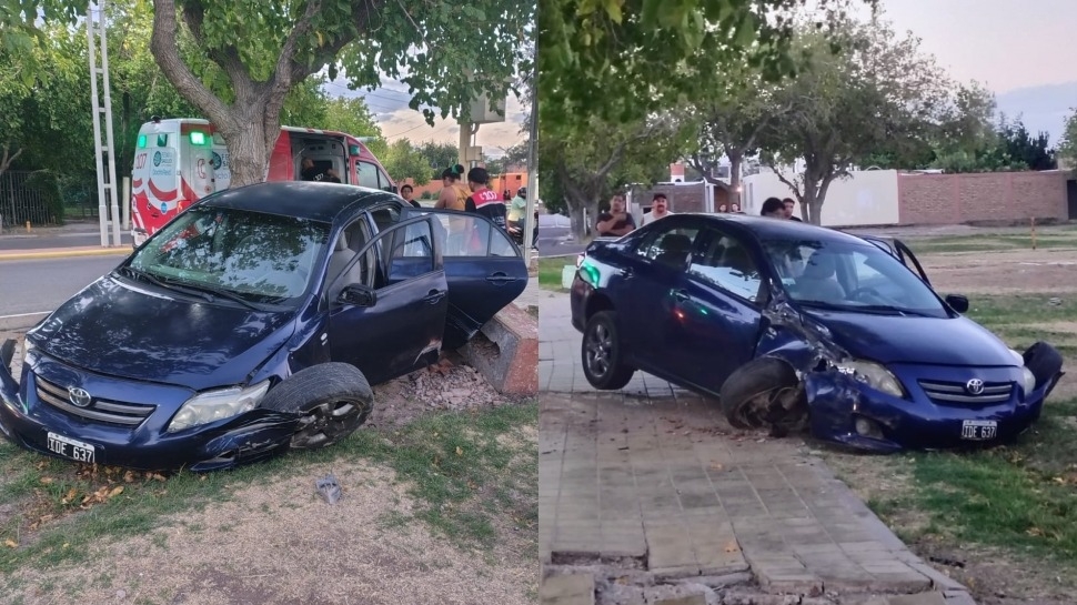 Un auto perdió el control y chocó contra un poste en Rivadavia 