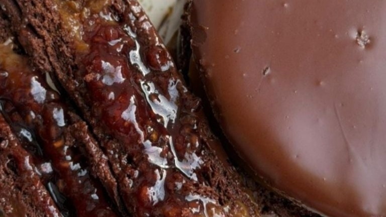 Receta de alfajores de chocolate y frambuesa para que queden perfectos