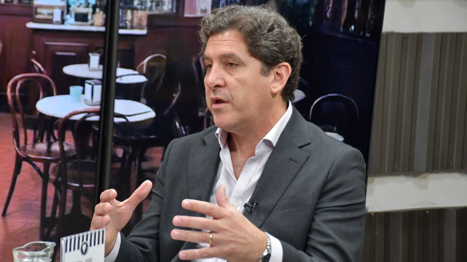 Fernández destacó el orden que permitió el acuerdo con Vicuña