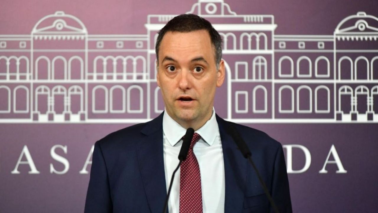 Se investiga por una contratación de la esposa de Adorni con empresas estatales