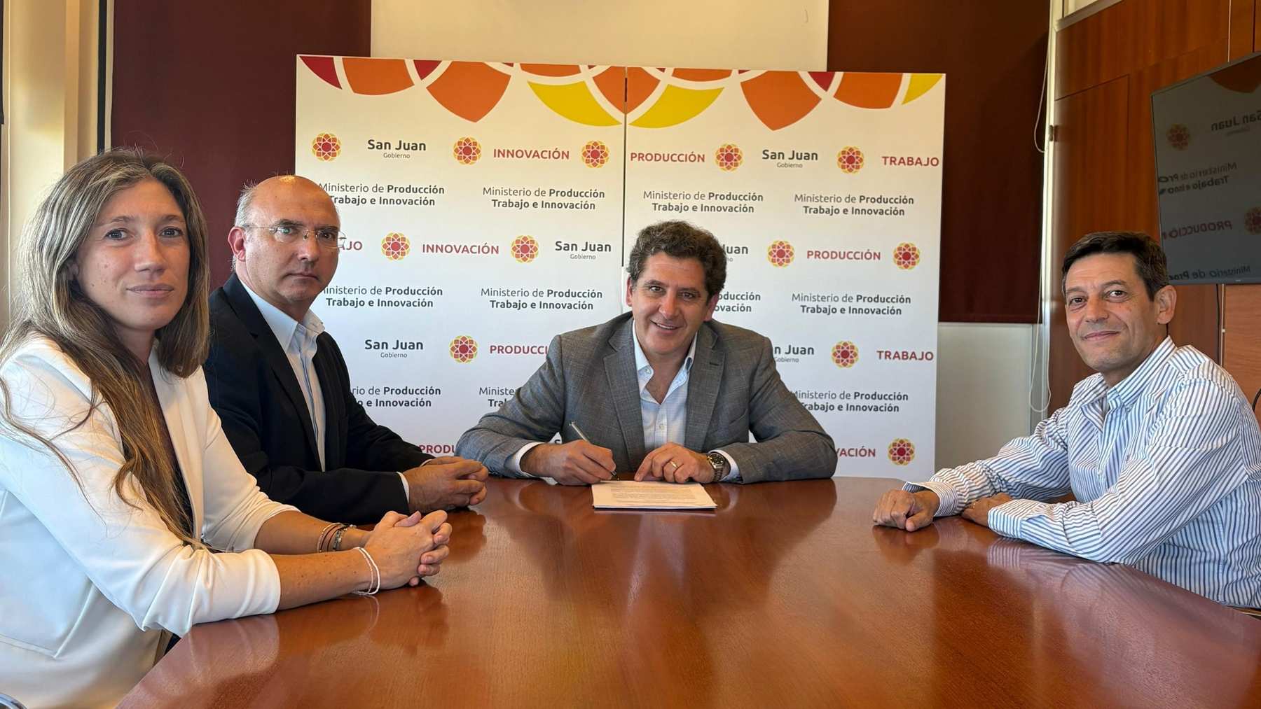 Cómo acceder a créditos de hasta $2.500.000 para emprendedoras en San Juan